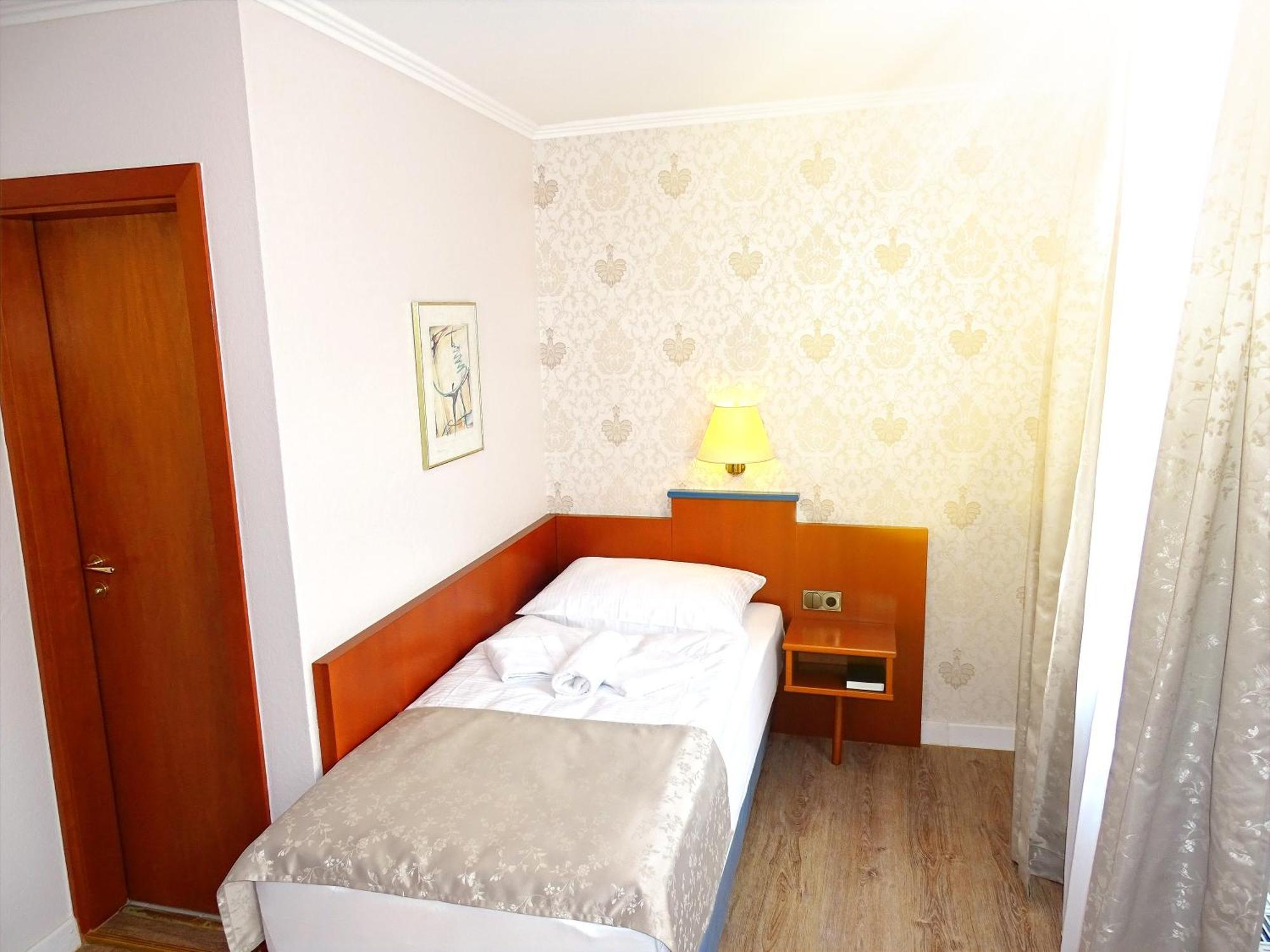 Hotel Kolossos Duesseldorf - Neuss Oda fotoğraf