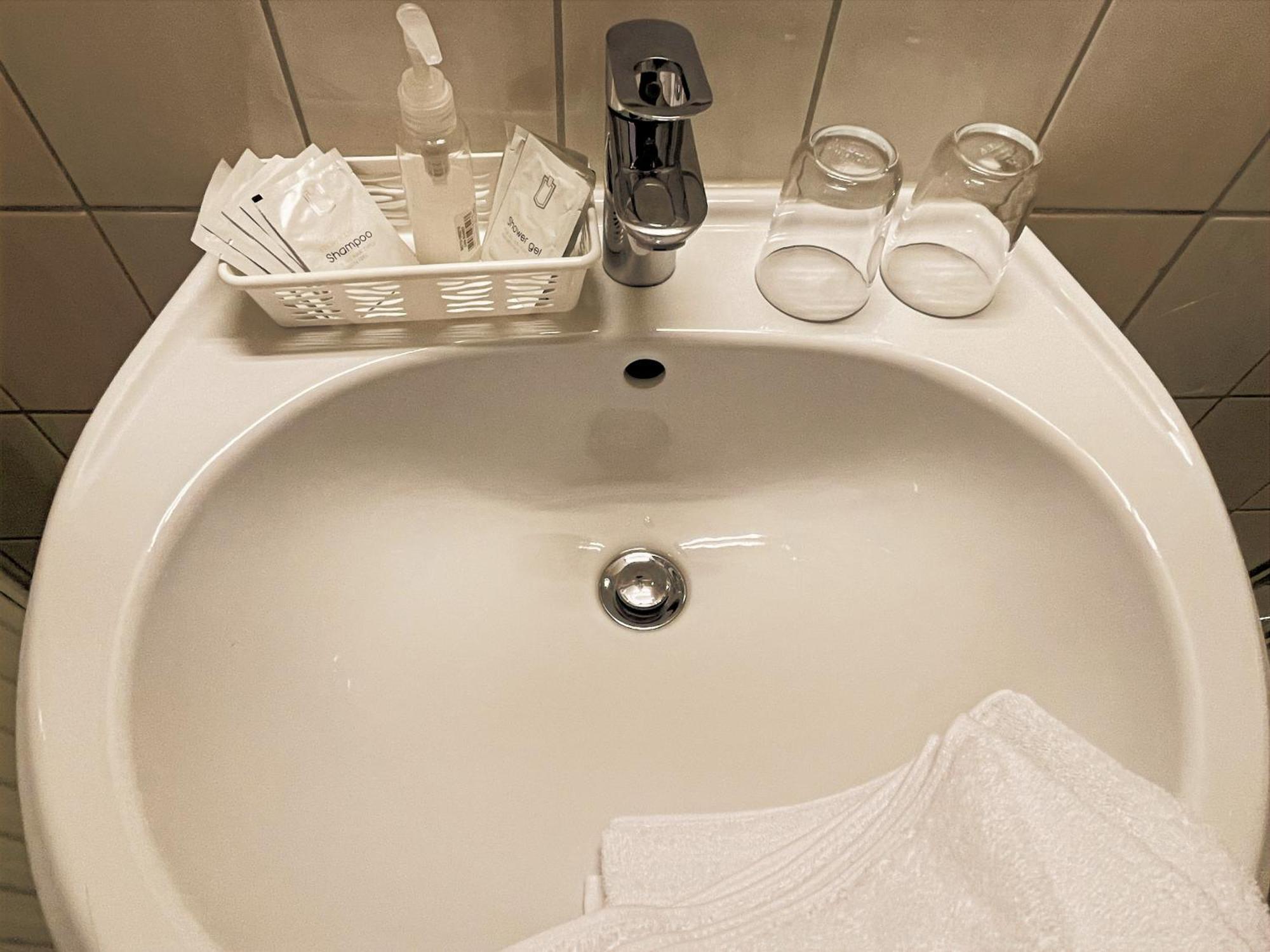 Hotel Kolossos Duesseldorf - Neuss Oda fotoğraf
